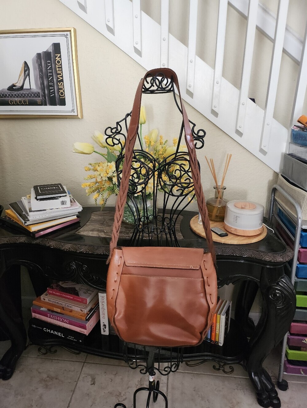 Patricia Nash Firenze tooled rose flap large saddle bag - Picture 3 of 8